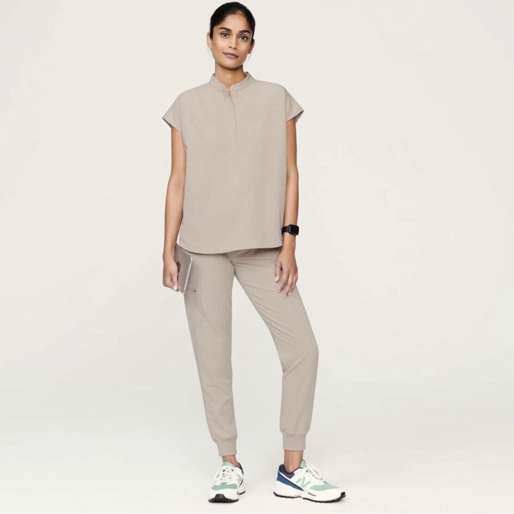 FIGS Rafaela Top Size S and Zamora Pant Size MP in color Boulder